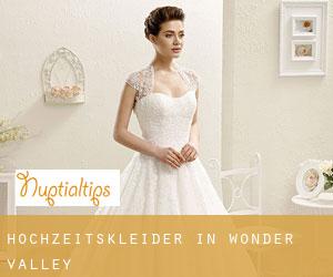 Hochzeitskleider in Wonder Valley